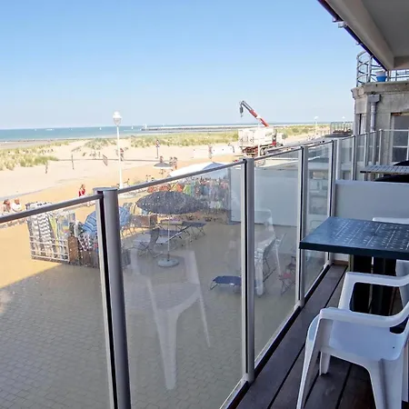 In By The Beach, Cleaning Included Apartamento