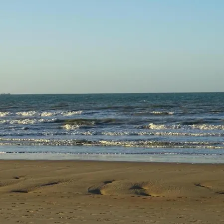 In By The Beach, Cleaning Included * Nieuwpoort